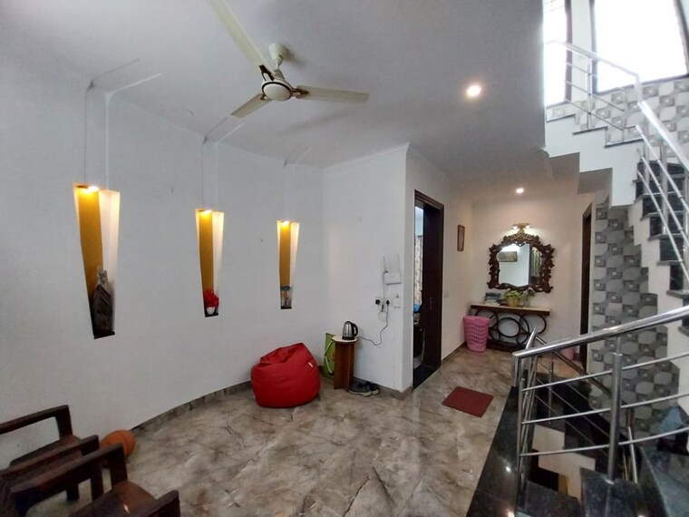 Living Room, sector 50 5 Bedroom 240 Sq.Yd. Villa In Sector 50 Gurgaon 10681923