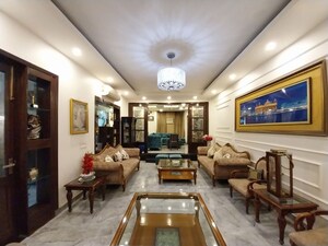 Gym in 5 BHK Villa at Sector 50 – for Rent