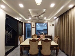 Living Room in 5 BHK Villa at Sector 50 – for Rent
