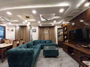 Kitchen in 5 BHK Villa at Sector 50 – for Rent