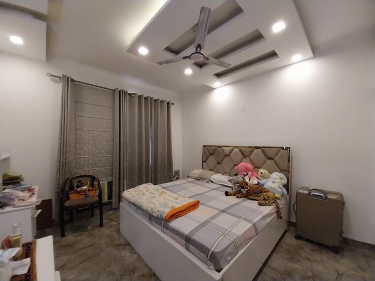 Bedroom, sector 50 5 Bedroom 240 Sq.Yd. Villa In Sector 50 Gurgaon 10681923