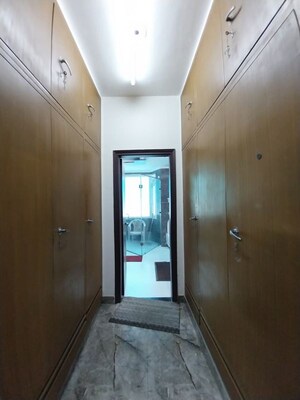Building Lobby in 5 BHK Villa at Sector 50 – for Rent