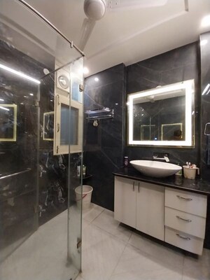 Kitchen in 5 BHK Villa at Sector 50 – for Rent