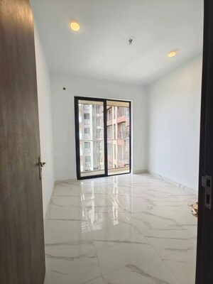 Room in 2 BHK Apartment at Risland The Icon, Dhokali – for Rent