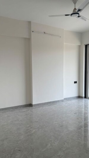 Room in 3.5 BHK Apartment at Avenue Devpriya, Ulwe Sector 18 – for Rent