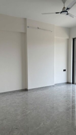 Room in 3.5 BHK Apartment at Avenue Devpriya, Ulwe Sector 18 – for Rent