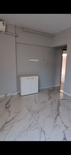 Room in 2 BHK Apartment at RNA NG Eclat, Andheri West – for Rent
