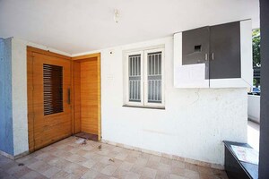 Room in 6 BHK Independent House at Sector 23 – for Sale