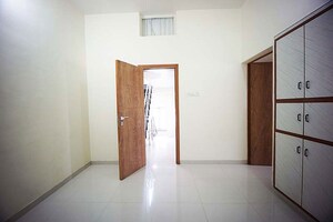 Room in 6 BHK Independent House at Sector 23 – for Sale