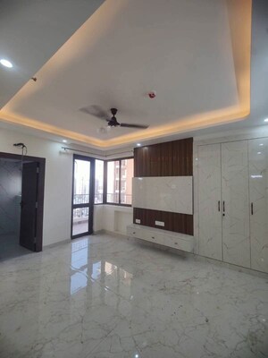 Room in 3 BHK Apartment at Amrapali Verona Heights, Tech Zone 4 Greater Noida – for Sale