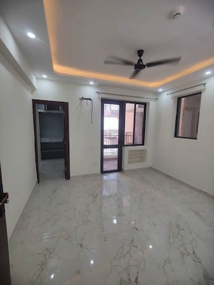 Room in 3 BHK Apartment at Amrapali Verona Heights, Tech Zone 4 Greater Noida – for Sale