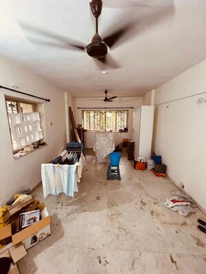Living Room in 2 BHK Apartment at Santacruz West – for Rent