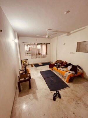 2 BHK Apartment For Rent in Santacruz West