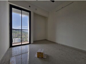 Master Bedroom in 3 BHK Apartment at Damji Shamji Mahavir Spring Tulip Phase 1, Pokhran Road No Two – for Rent