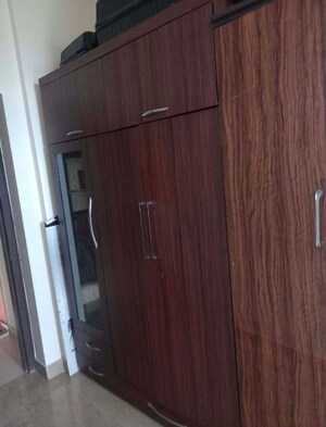Furnished Amenities in 2.5 BHK Apartment at Indiabulls Centrum Park, Sector 103 – for Rent