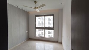 Room in 2 BHK Apartment at Hiranandani Castle Rock, Powai – for Rent