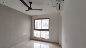 Room in 2 BHK Apartment at Hiranandani Castle Rock, Powai – for Rent