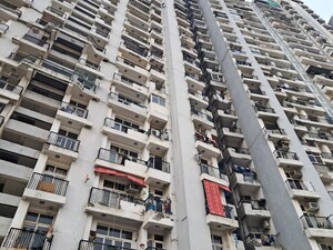 3.5 BHK Apartment For Sale in Amrapali Platinum, Sector 119