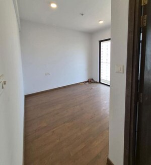 Room in 2 BHK Apartment at Risland The Icon, Dhokali – for Rent