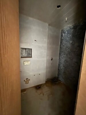 Bathroom in 3 BHK Builder Floor at Rohini Sector 15 – for Rent