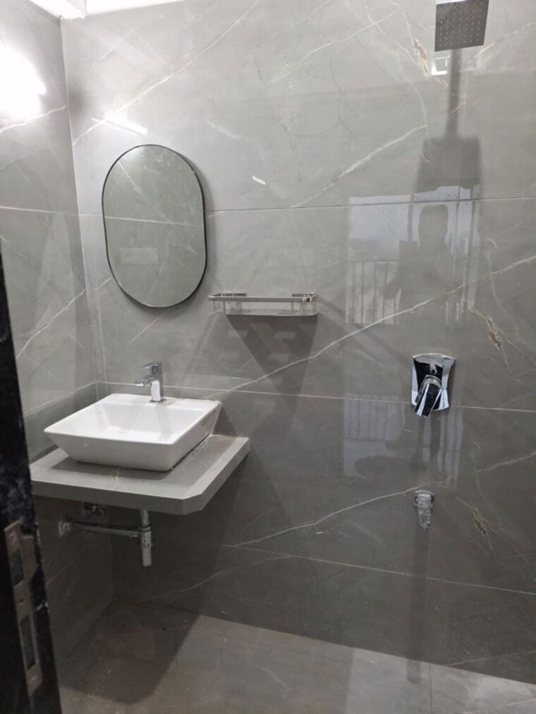 Bathroom, pandurang wadi 2 Bedroom 650 Sq.Ft. Apartment In Pandurang Wadi Mumbai 10682023