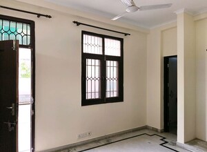Room in 5 BHK Builder Floor at Vipul Belmonte, Sector 53 – for Sale