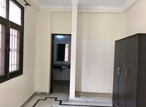 Building Lobby in 5 BHK Builder Floor at Vipul Belmonte, Sector 53 – for Sale