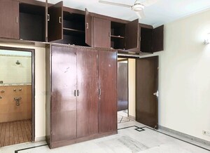 Kitchen in 5 BHK Builder Floor at Vipul Belmonte, Sector 53 – for Sale