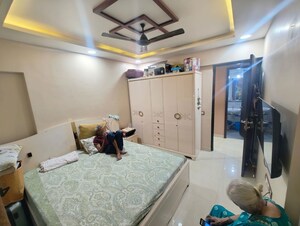 Team Area in 3 BHK Apartment at Wadhwa Elite Solitaire, Kolshet Road – for Sale