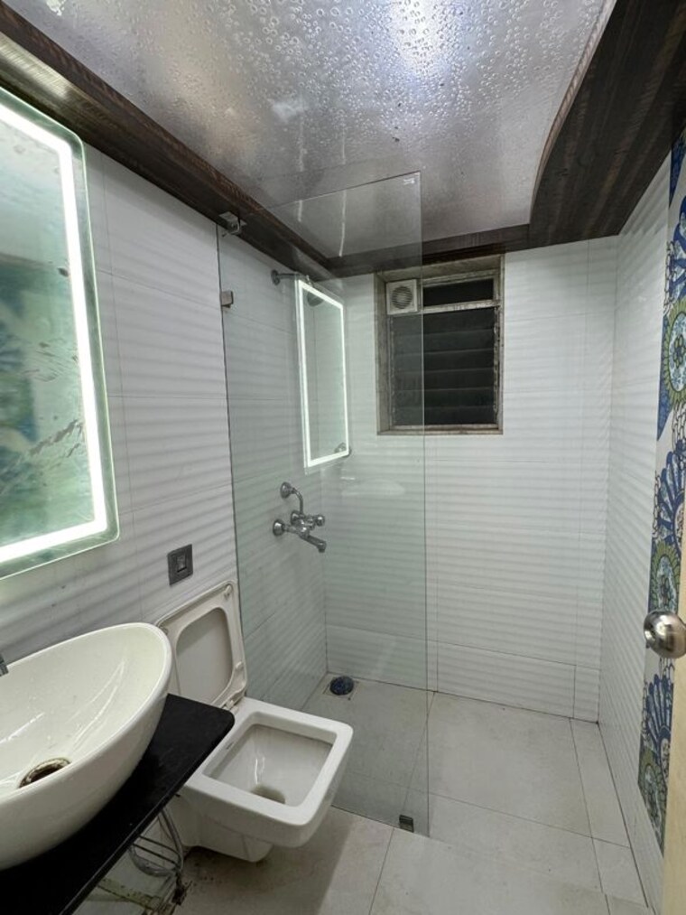 Bathroom, bandra west 2 Bedroom 700 Sq.Ft. Apartment In Bandra West Mumbai 10681994
