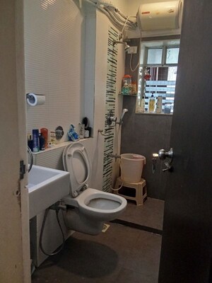 Attached Bathroom in 2.5 BHK Apartment at Gundecha Symphony, Andheri West – for Sale