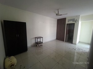 Room in 3 BHK Apartment at Shiv Sai Emerald Heights, Sector 88 – for Rent