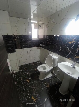 Team Area in 3 BHK Apartment at Shiv Sai Emerald Heights, Sector 88 – for Rent
