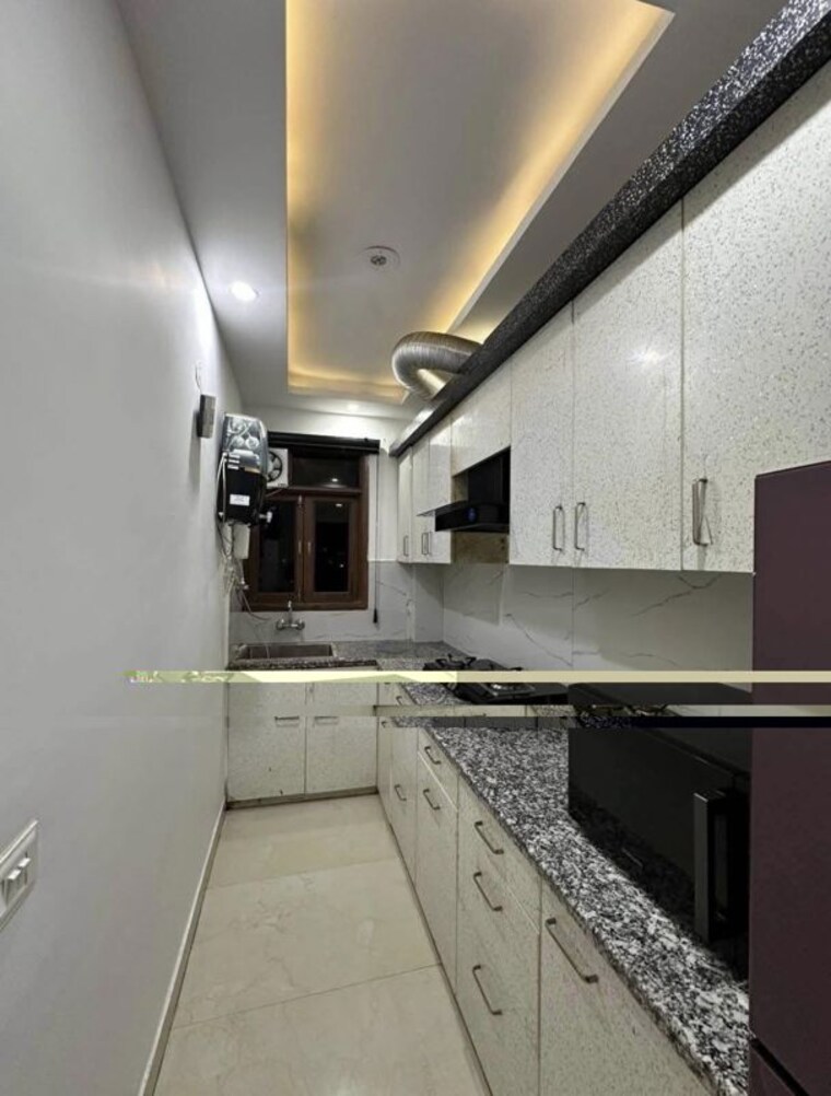 Kitchen, subhash nagar 3 Bedroom 130 Sq.Yd. Builder Floor In Subhash Nagar Delhi 10682110