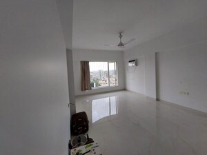 Room in 2 BHK Apartment at Bandra West – for Rent