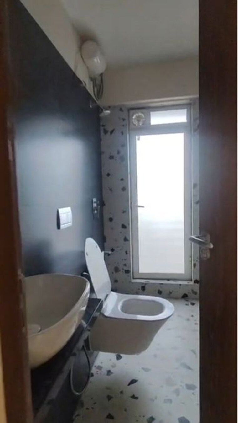 Bathroom, chembur 3 Bedroom 1300 Sq.Ft. Apartment In Chembur Mumbai 10682078