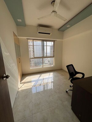2 BHK Apartment For Rent in Lodha Amara, Kolshet Road