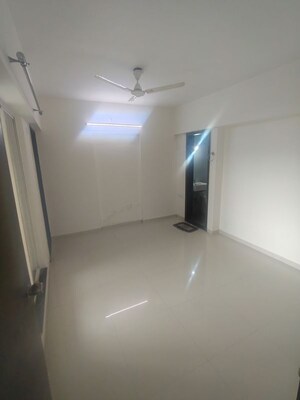 Room in 1.5 BHK Apartment at Goel Ganga Millennia, Undri – for Rent