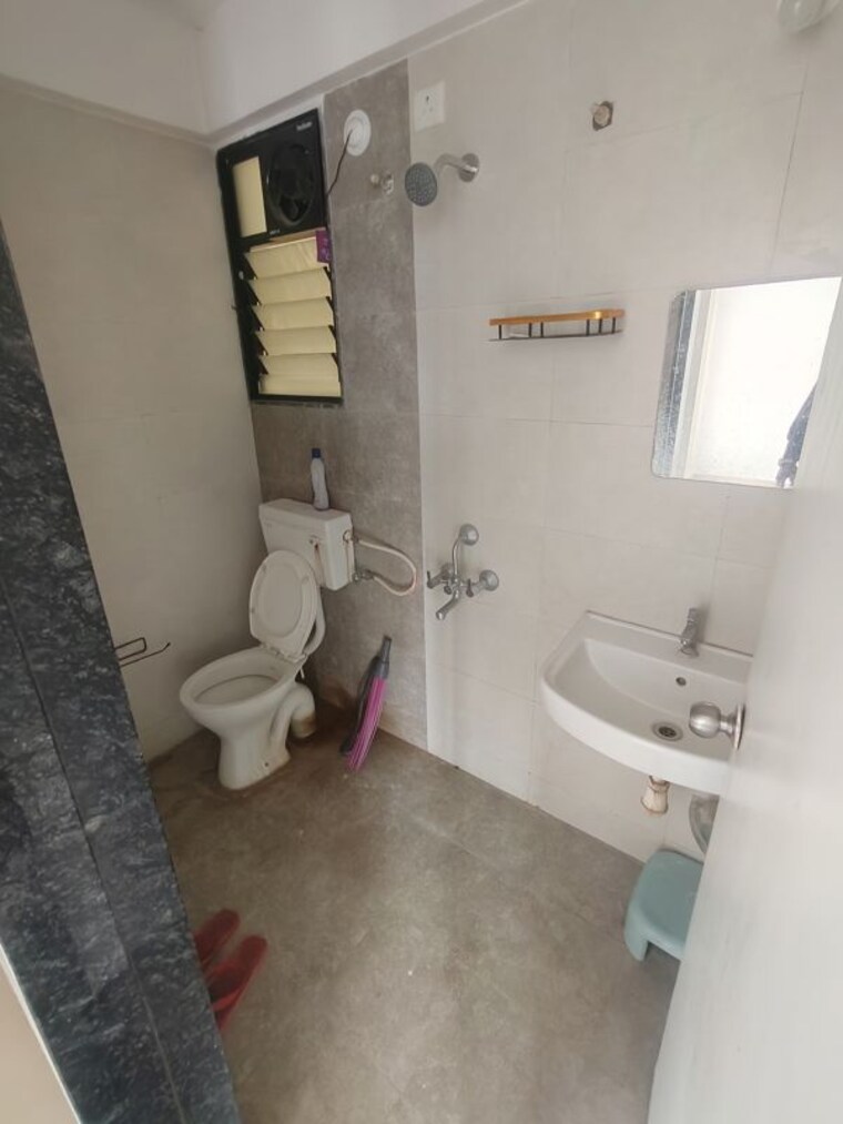 Bathroom, goel-ganga-millennia 1.5 Bedroom 780 Sq.Ft. Apartment In Undri Pune 10682151