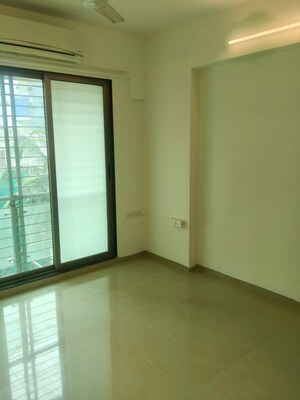 Room in 2 BHK Apartment at Khar West – for Rent