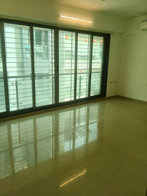 2 BHK Apartment For Rent in Khar West