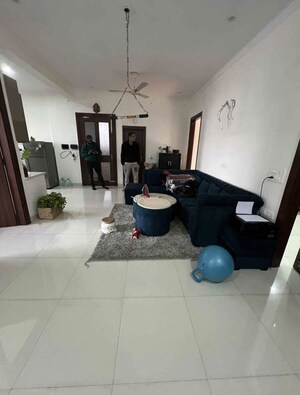 Team Area in 3 BHK Builder Floor at Tagore Garden – for Rent