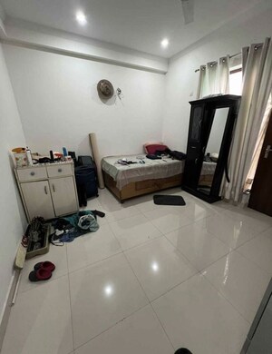 Team Area in 3 BHK Builder Floor at Tagore Garden – for Rent