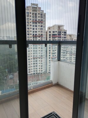 Room in 2 BHK Apartment at Damji Shamji Mahavir Spring Tulip Phase 1, Pokhran Road No Two – for Rent