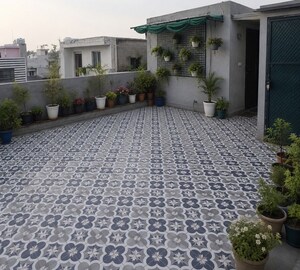 Parking in 3 BHK Builder Floor at Rajouri Garden – for Rent