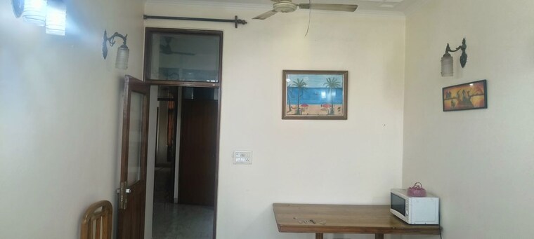 Room, greater kailash ii 4 Bedroom 2700 Sq.Ft. Builder Floor In Greater Kailash ii Delhi 10682177