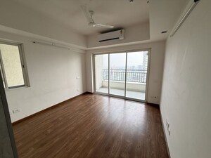 Room in 4 BHK Apartment at Godrej Air Sector 85, Sector 85 – for Rent