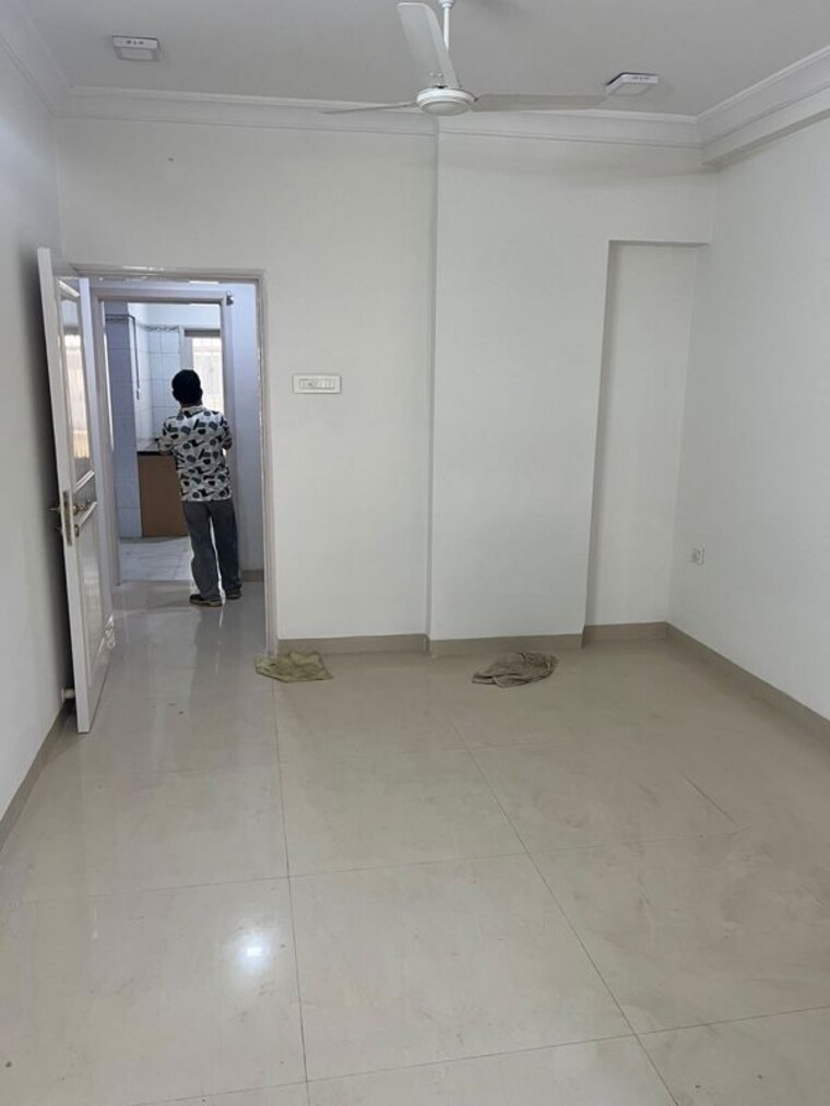 Room, bandra west 3 Bedroom 1100 Sq.Ft. Apartment In Bandra West Mumbai 10682184