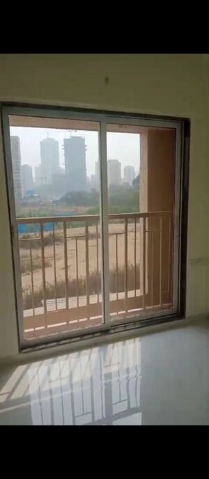 1 BHK Apartment For Rent in Metropolis Bayside, Kasarvadavali