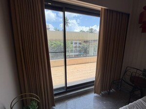 Room in 3 BHK Apartment at Juhu Road – for Sale